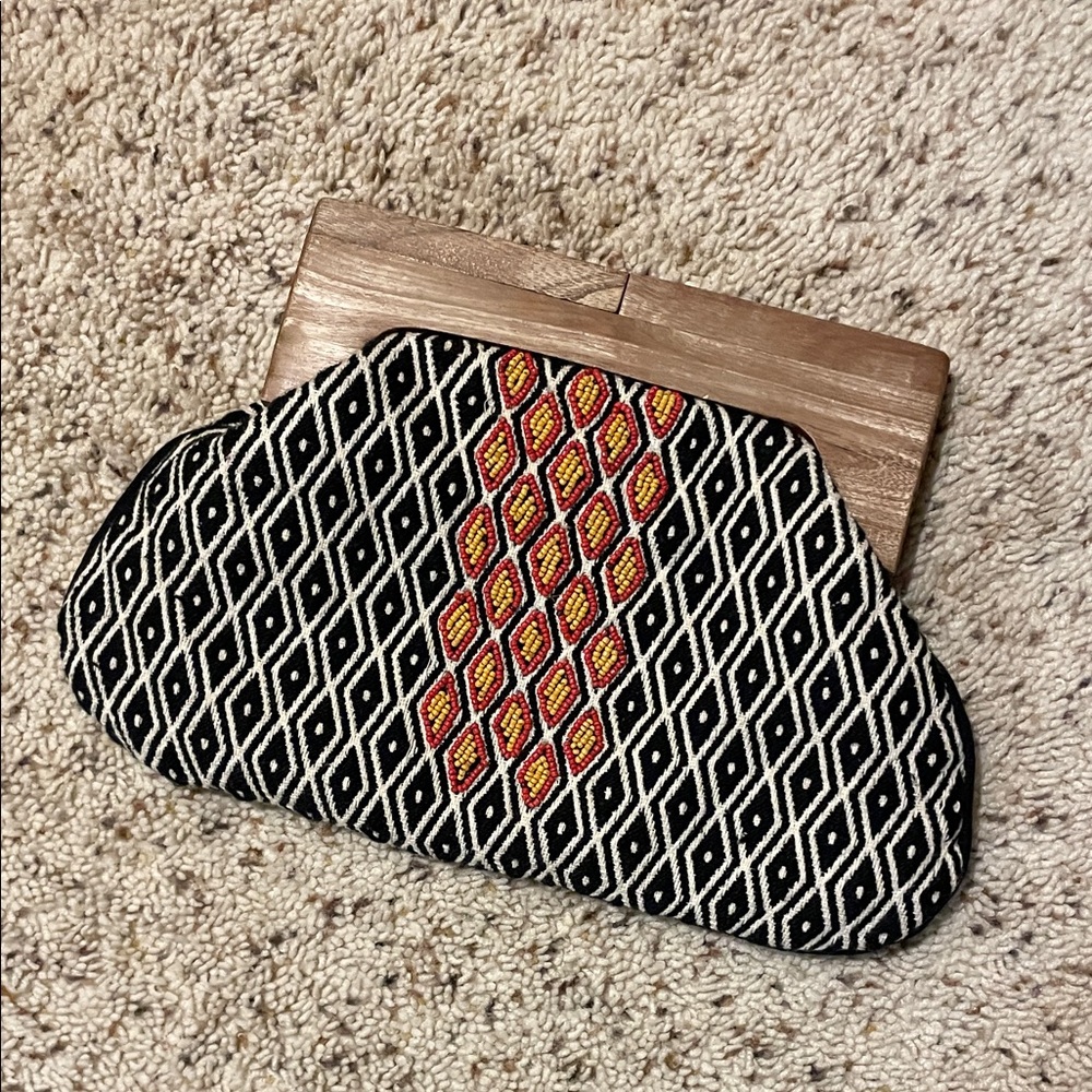 Fabulous MJ New York Black white orange and yellow Clutch